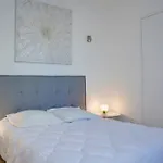 Dolmen Adrien 4 *