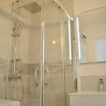 شقة Dolmen Adrien 4 *
