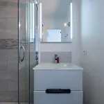شقة Dolmen Adrien 4 *