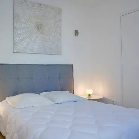Dolmen Adrien 4 *