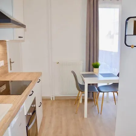 Dolmen Adrien 4 トゥール