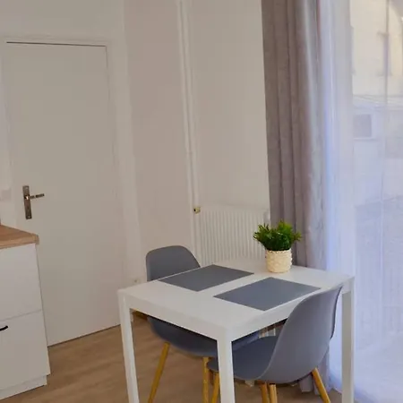 Dolmen Adrien 4 Apartment *