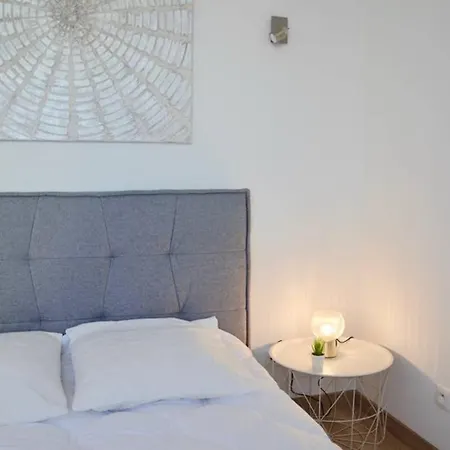 Dolmen Adrien 4 * トゥール