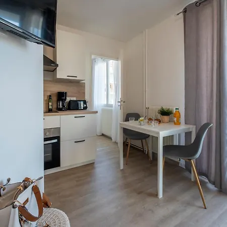 Διαμέρισμα Dolmen Adrien 4