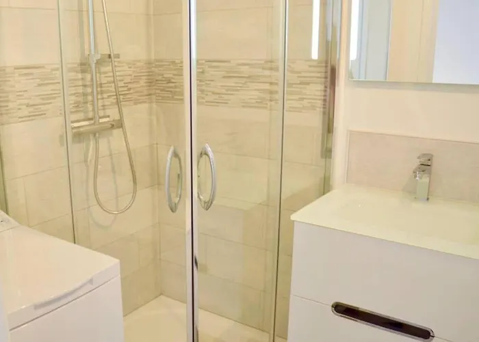 Dolmen Adrien 4 图尔