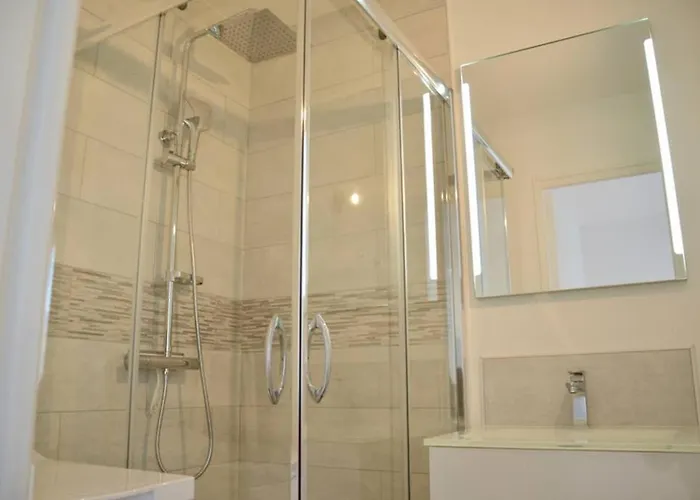 Apartman Dolmen Adrien 4 *