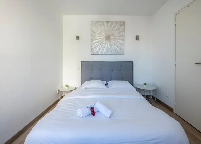 Dolmen Adrien 4 Apartman