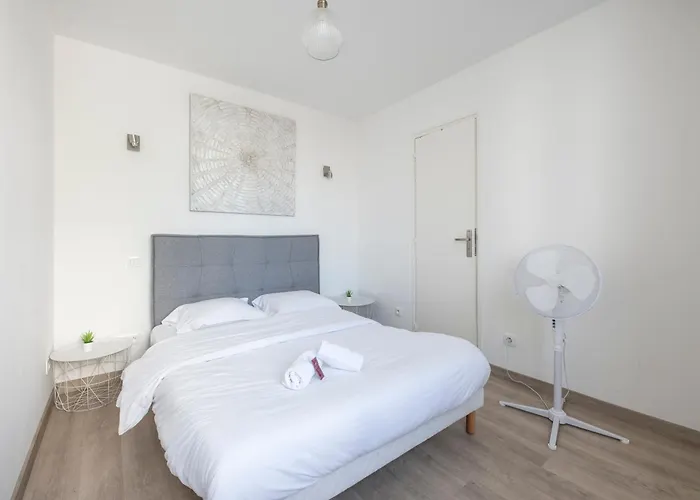 Dolmen Adrien 4 Apartman Tours