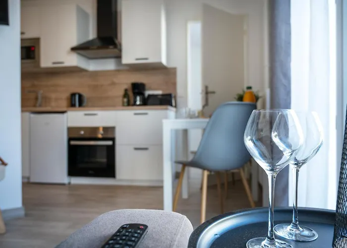 Apartman Dolmen Adrien 4 *