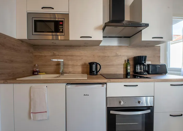 Dolmen Adrien 4 公寓